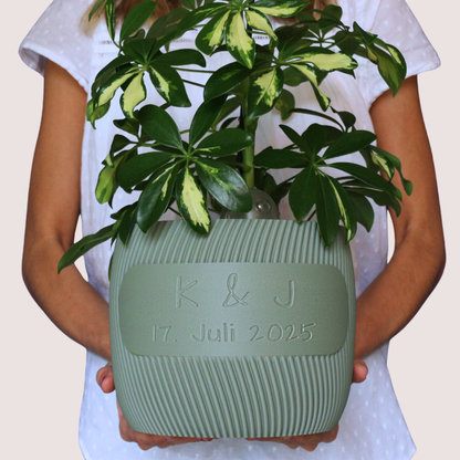 Blumentopf groß, Blumentopf modern, designer Blumentopf, Hochzeitsgeschenk, Geburtstagsgeschenk, Pflanzen, Übertopf groß, Blumentopf groß personalisiert, personalisierter Blumentopf, Blumentopf groß personalisiert. Blumentopf Twista personalisiert