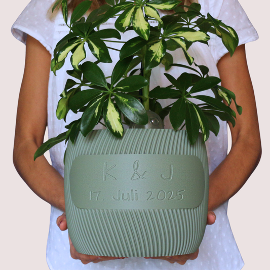 Blumentopf groß, Blumentopf modern, designer Blumentopf, Hochzeitsgeschenk, Geburtstagsgeschenk, Pflanzen, Übertopf groß, Blumentopf groß personalisiert, personalisierter Blumentopf, Blumentopf groß personalisiert. Blumentopf Twista personalisiert